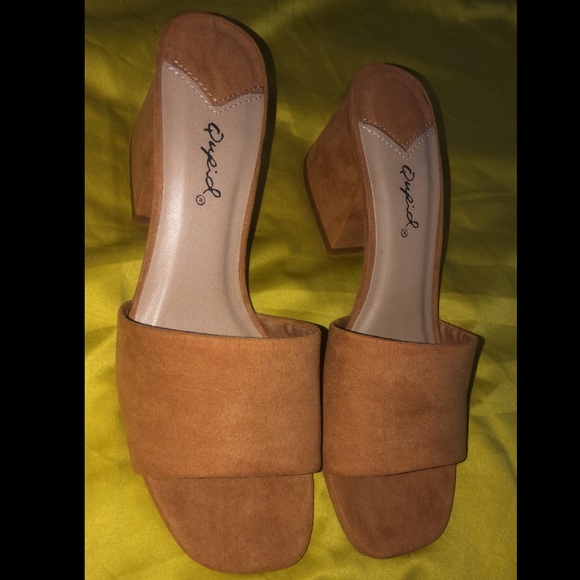 Quipid Chunky Toe Block Heel - Picture 5 of 5